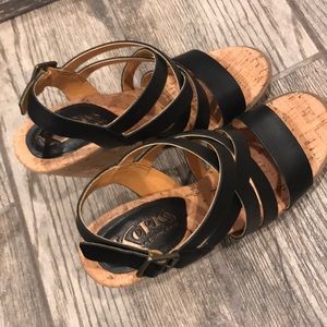 Korks black wedge sandals